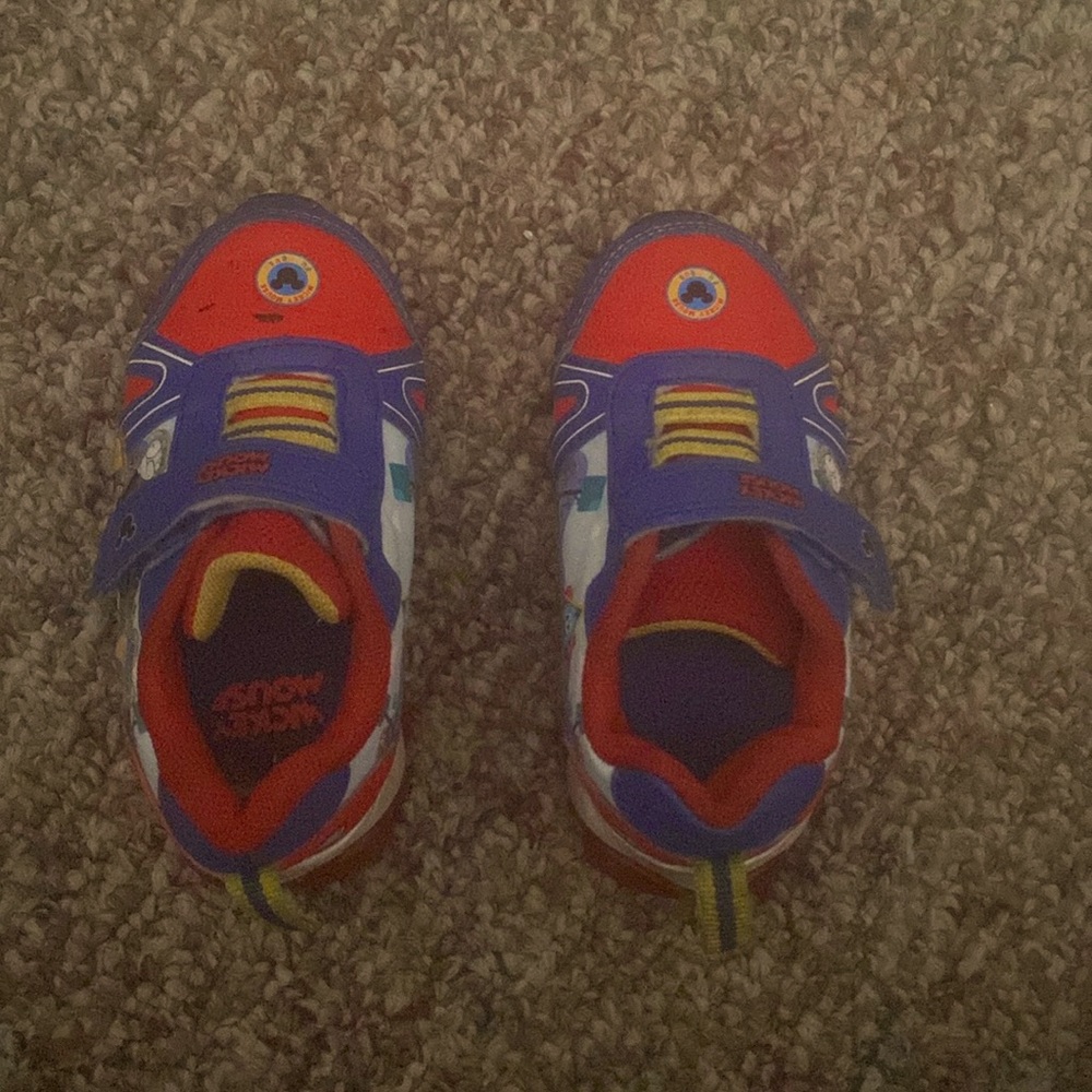 Mikey Mouse size 7 color red blue